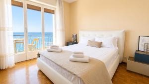 Riviera sea Views from every rooms