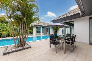 4BR Luxury Pool Retreat - Villa Azura Nai Harn