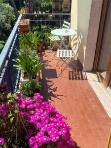 Camera Matrimoniale con bagno privato-struttura condivisa con Host-CASA ENEA