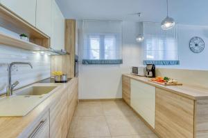 Villa Mare With Private Pool And Garden - Happy Rentals