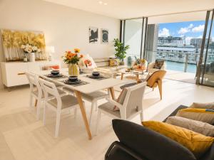Absolute Waterfront Living in the CBD