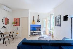 Bright AC Apartment - 300m Beach - Quiet Courtyard - Walk to Nice City Center