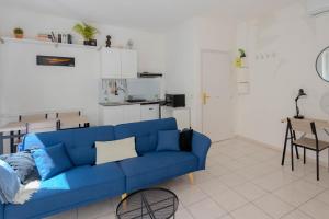 Bright AC Apartment - 300m Beach - Quiet Courtyard - Walk to Nice City Center