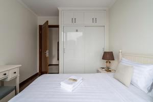 Vinhome central park 2 bedroom apartment