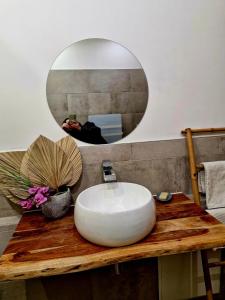 Spacious, comfortable, and cozy apartment in Marseille