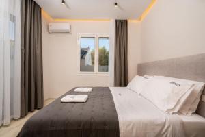 Villa V - Infinity Holiday Villas, For Large Groups With Private Pool, by ZanteWize