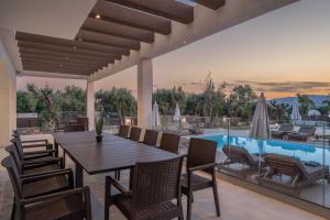 Villa V - Infinity Holiday Villas, For Large Groups With Private Pool, by ZanteWize