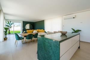 Casa Caracol, with a panoramic ocean view