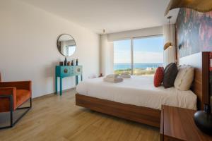 Casa Caracol, with a panoramic ocean view