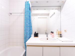 Apartment Maurice with balcony by Interhome