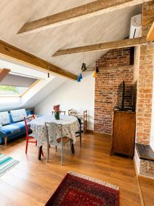 ATTIC Apartment in Old Town Heart Kurpiai