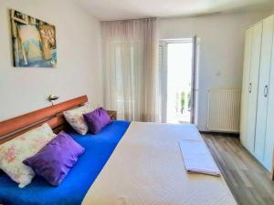 Apartment Wohnung in Novi Vinodolski mit Grill- Garten und by Interhome