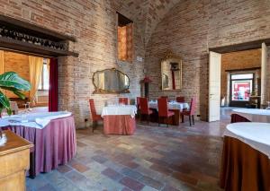 Room in Renaissance Villa - Palazzo Carradori