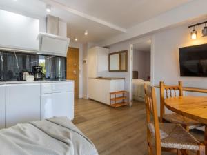 Apartment Fluromar by Interhome