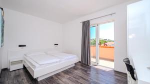 Luxury Villa Mer pool apartman by Villas Guide