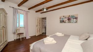 Vila Pantovcak with stunning views by Villas Guide