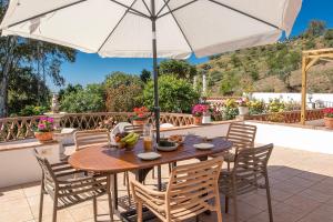 La Mimosa, beautiful villa with swimming pool and sea view