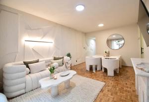 Hot Spot 2 big Terraces High Speed Wi-FI Fully Equipped