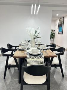 The best beautifully furnished apartments in kilimani near yaya center ,close proximity to major shopping malls ,restaurants with luxurious modern facilities