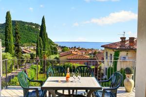 TERRAZZA DI GARDA - Regarda Travel