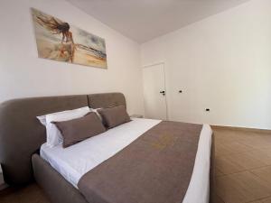 E&S Apartment