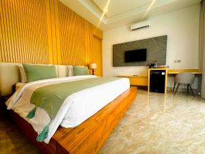 Octa Canggu Villa and Condotel