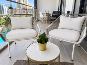 Modern Praia da Rocha Apt 5 Min Beach walk With Pool