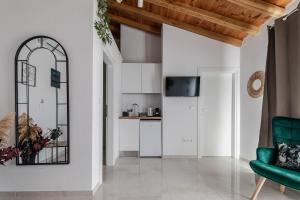 Phaedrus Living: Skiathos Luxury Residences Cyan