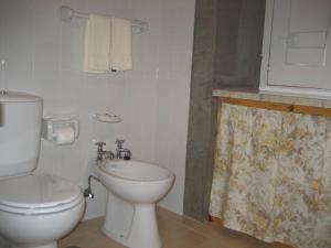 Three-Bedroom House room in Quinta Do Martelo