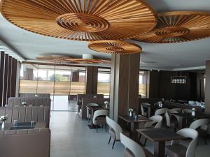 Borbon Hotel & Restaurant
