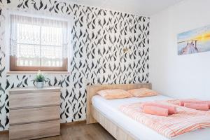 Domki i Pokoje Zielony Zakątek - Mini Zoo - Duży Plac Zabaw - Komfort i Cisza