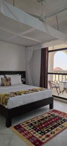 Becky Homes Diani Beach- 4BR with AC and Swimming Pool
