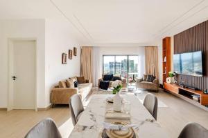 Pinecrest view apartment