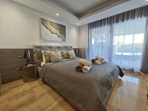 Luxury 3 Bedrooms, Private Heated Pool - EHHouse