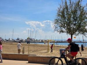3-Bedroom Family Apartment Beach & Restaurants
