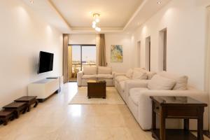 Pearl 2BDRM Apt in Des Rois, AUC, New Cairo