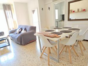 3-Bedroom Family Apartment Beach & Restaurants
