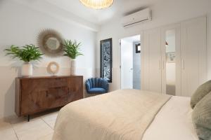Villa Penguina Playa Blanca - 5 Bedroom - Hot Tub - Heated Pool