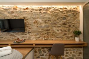 11sqm Design Studio - Pangrati Local by TwentyTwo