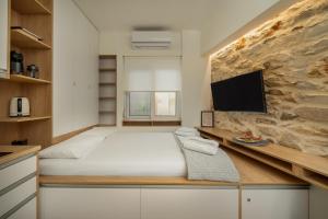 11sqm Design Studio - Pangrati Local by TwentyTwo