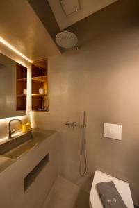 11sqm Design Studio - Pangrati Local by TwentyTwo