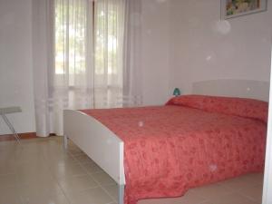 Modern Top-Floor accommodation near the beach
