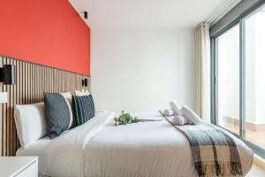 Cuatro Caminos Apartments by Charming