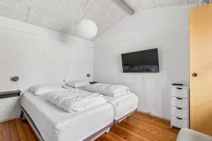 Close To The Beach With Outdoor Spa