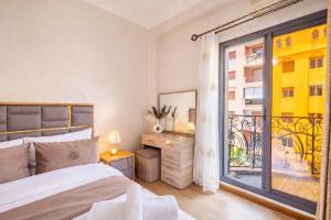 Spacious 3BR Apartment in Guéliz, Self Check-in and Parking