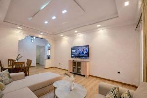 Spacious 3BR Apartment in Guéliz, Self Check-in and Parking