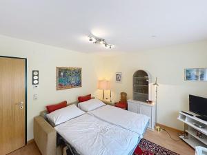 Apartment Bergblick by Interhome