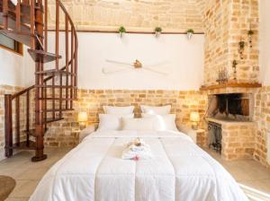 Sea front historic house in the heart of old town, inside torrione aragonese
