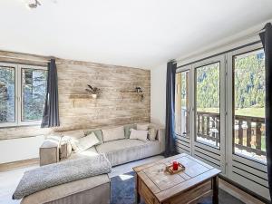 Apartment Les Hauts des Brevières-2 by Interhome