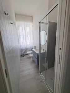 Como Vibe House - modern apt 5 min walk to center